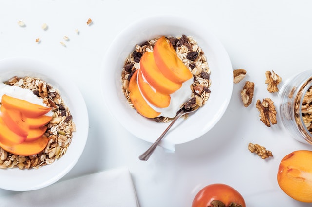 sund morgenmad med protein og frugt